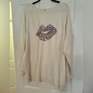 Sweatshirt with leopard print lips size XL